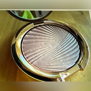 Estee Lauder Bronze Goddess Highlighting Powder Gelee Shade 01 HEAT WAVE